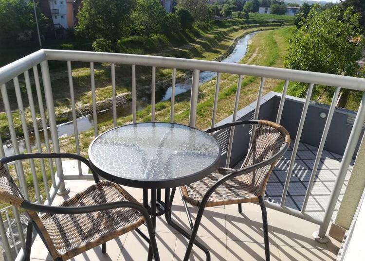 Holiday Wing Apartment 2 Jagodina Exteriör bild