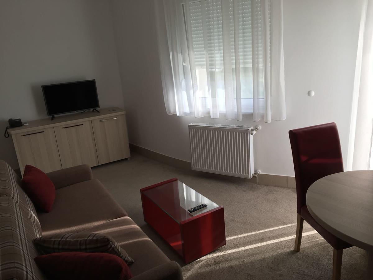 Holiday Wing Apartment 2 Jagodina Exteriör bild